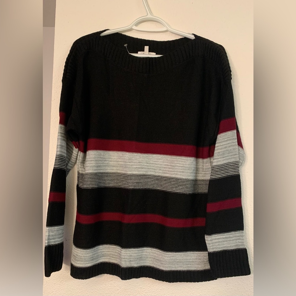 Maurices Size Large Sweater
